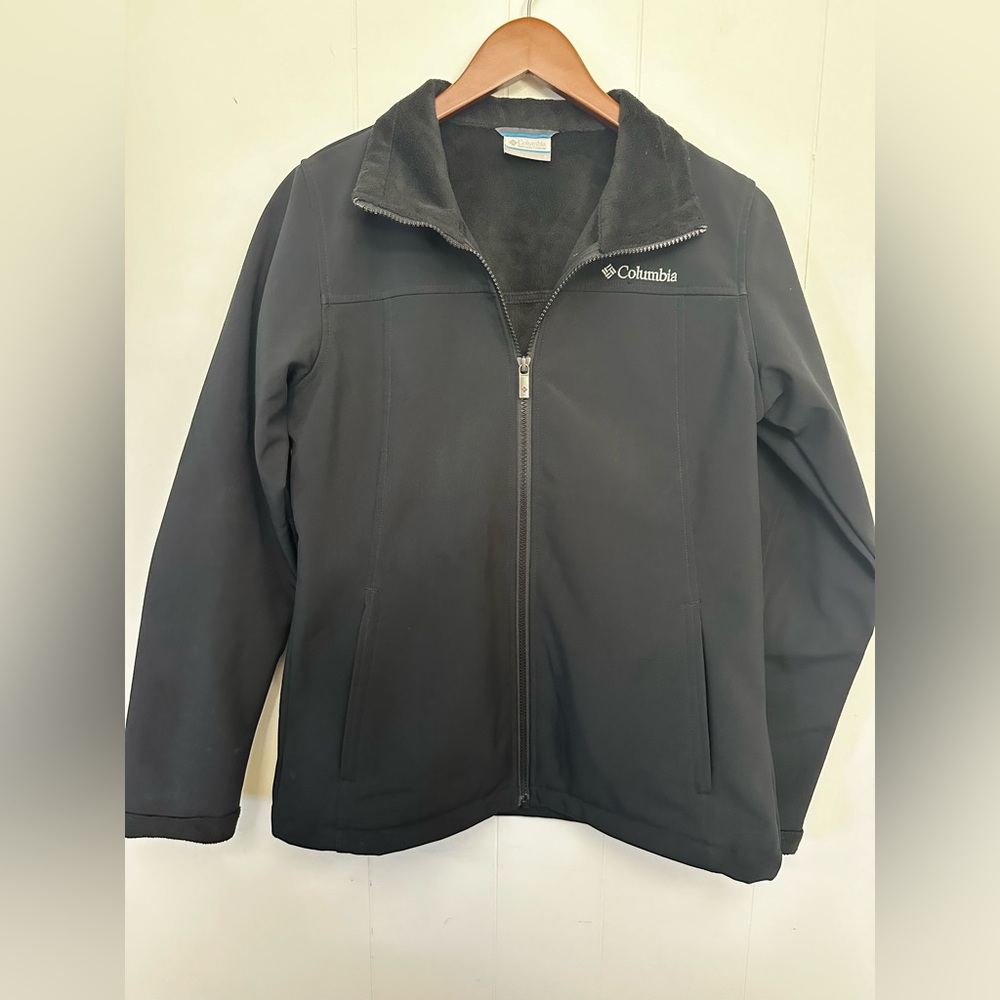 Columbia soft shell fleece lined water resistance jacket